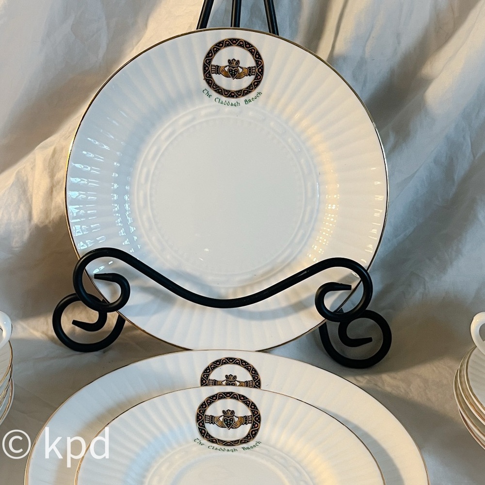 Set of 4 Royal Tara Claddagh Brooch Salad, Luncheon, Dessert Plates - 8 1/4”